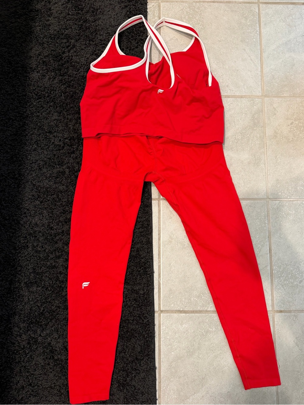 Fabletics Workout Set - Picture 2 of 2